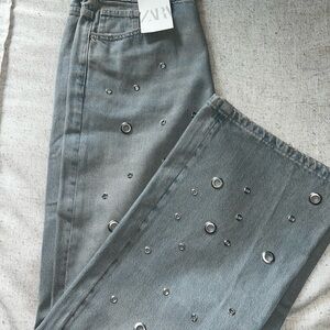 Zara Gray Straight Leg Jeans with Distinctive Style